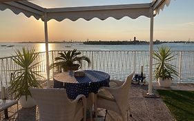 Oasis Golden Lagoon Chalet